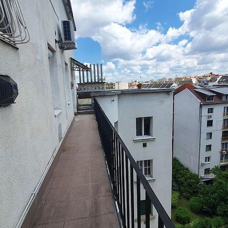 Master Apartment With Air Condition And Separated Rooftop Terrace Budapest Bagian luar foto