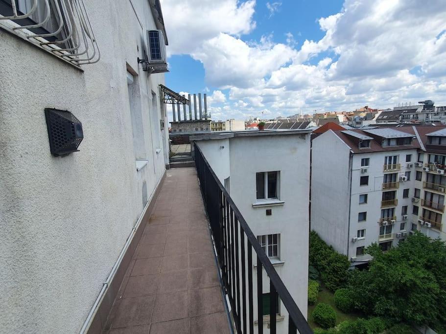Master Apartment With Air Condition And Separated Rooftop Terrace Budapest Bagian luar foto